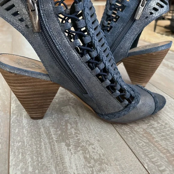 Vince Camuto Denim Blue Ankle Bootie 7M Peep Toe, Inside Zipper. Like New - Picture 4 of 9